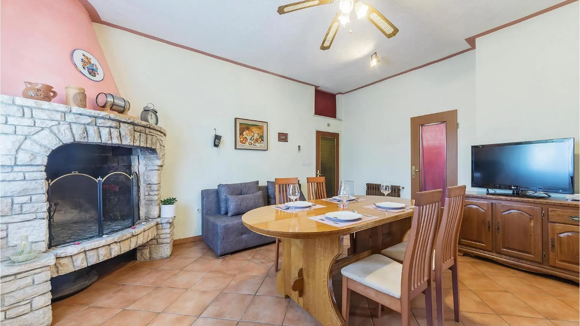 1 Bedroom Beautiful Apartment In Valtura Kroatien